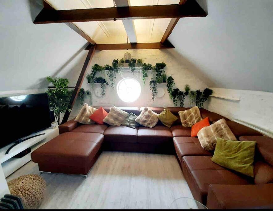 Lovely 1-Bedroom Serviced Apartment In Deal, Kent ภายนอก รูปภาพ